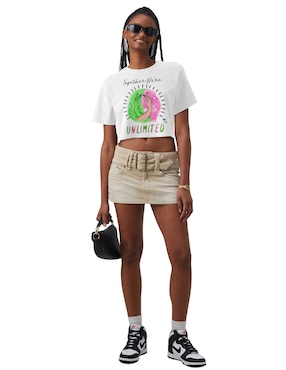Playera manga corta Universal cuello redondo para mujer