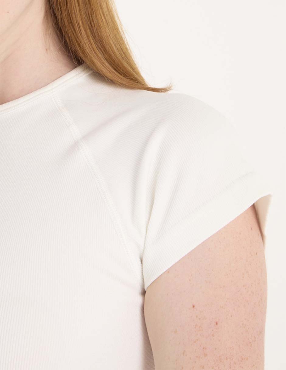 Playera manga corta cuello redondo para mujer 4