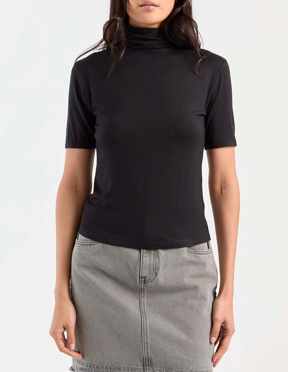 Playera manga corta cuello tortuga para mujer 5