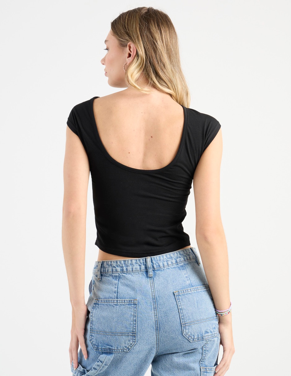 Playera manga corta cuello cuadrado para mujer 6