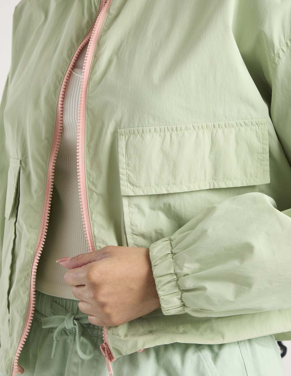 Chamarra rompevientos para mujer 4
